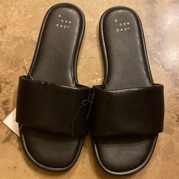 a new day Shoes - (163) NWT Women’s Black LuLu Flats by a new day. Size 5W